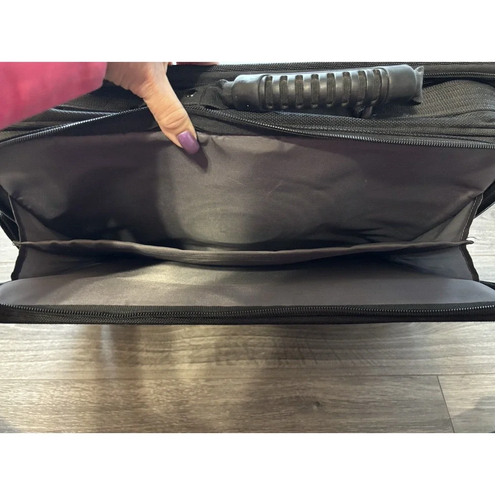 Targus 17”‎ Blacktop Deluxe Laptop Case w/ Dome Protection Softside Brief Case